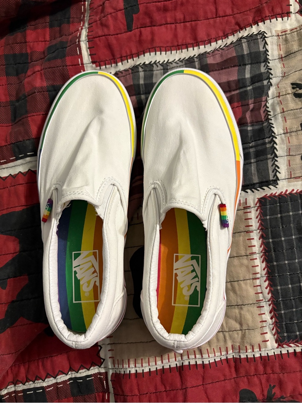 Vans Classic Slip-On-Rainbow Foxing White 🏳️‍🌈